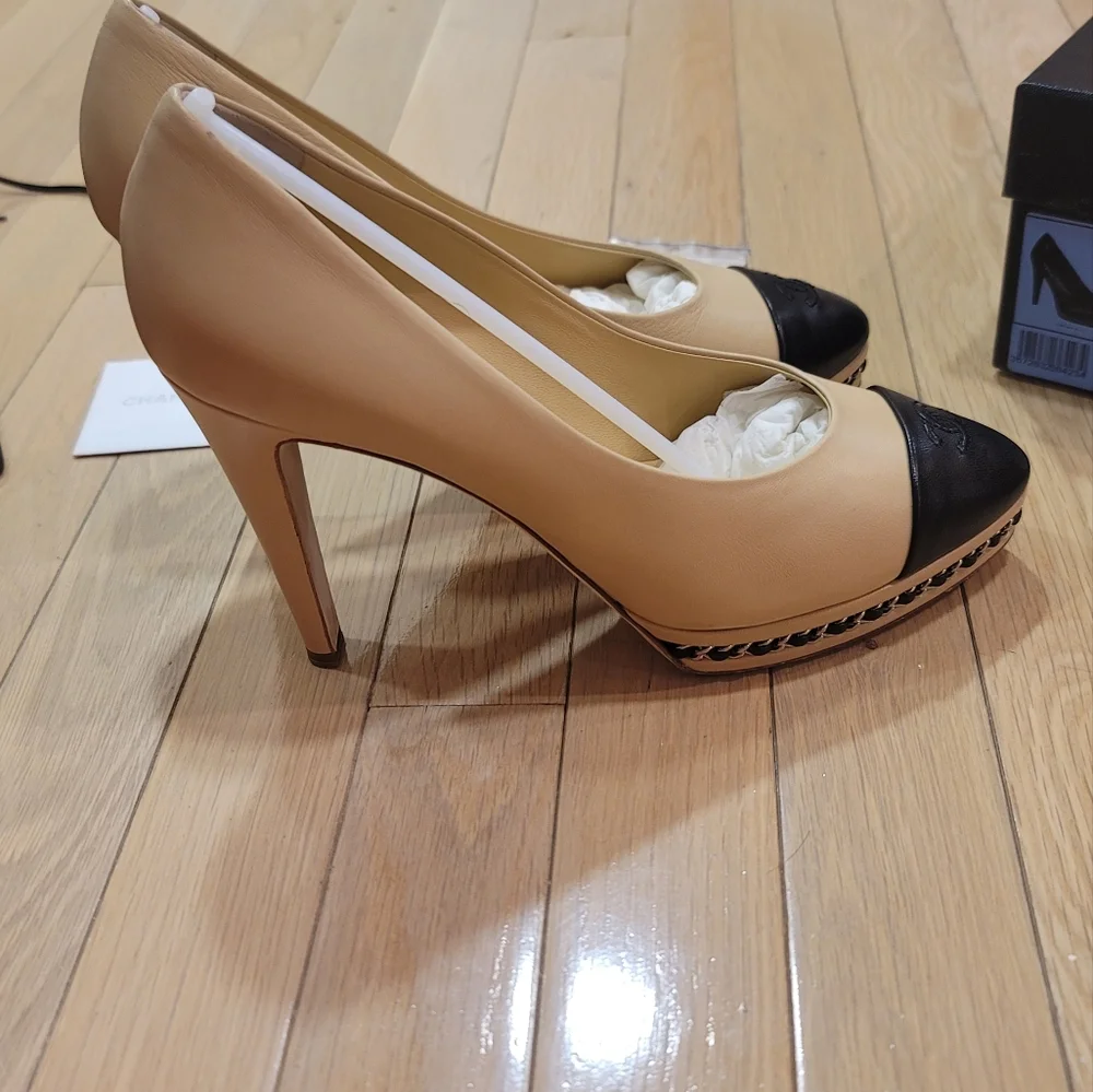 Chanel Lambskin Beige/Black Women's Shoes 39.5 - Picture 6 of 8